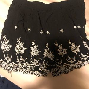 Lace detail summer short